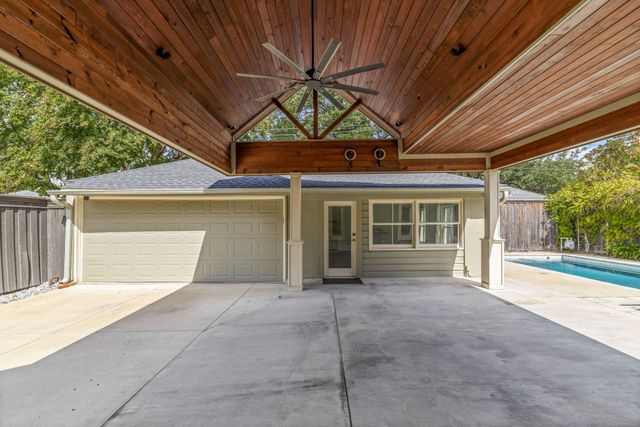 4684 S Versailles Avenue, Highland Park, TX 75209