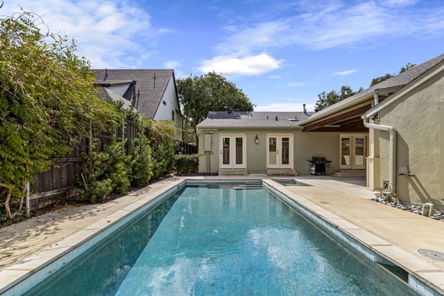 4684 S Versailles Avenue, Highland Park, TX 75209