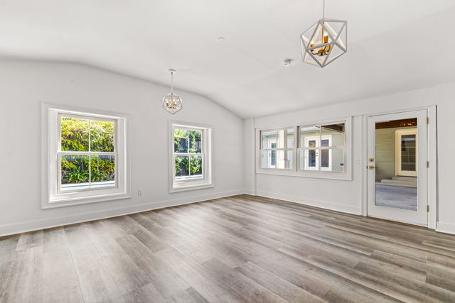 4684 S Versailles Avenue, Highland Park, TX 75209