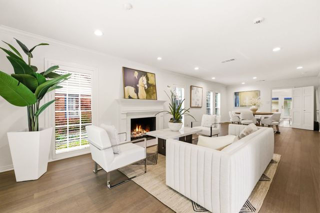 4684 S Versailles Avenue, Highland Park, TX 75209