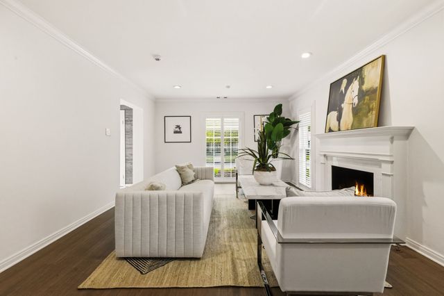 4684 S Versailles Avenue, Highland Park, TX 75209