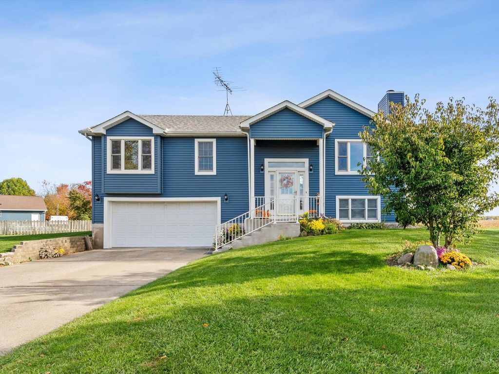 372 Radcliff Drive, Valparaiso, IN 46383