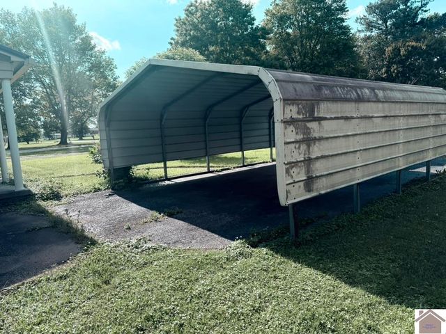 175 Southern Hts, Mayfield, KY 42066