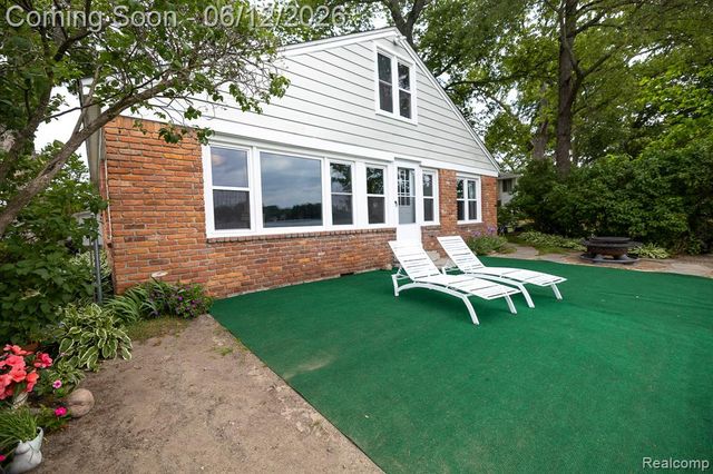 8691 Cooley Lake Road, Commerce Twp, MI 48382