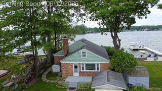 8691 Cooley Lake Road, Commerce Twp, MI 48382
