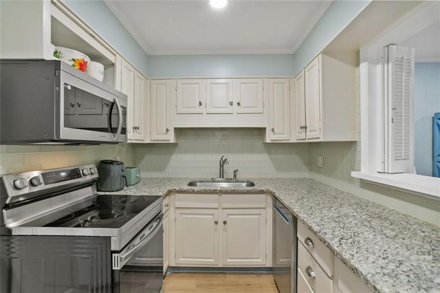 70 Old Ivy NE Road 54, Atlanta, GA 30342