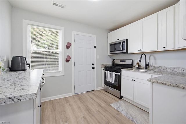 838 20th St ST, Newport News, VA 23607