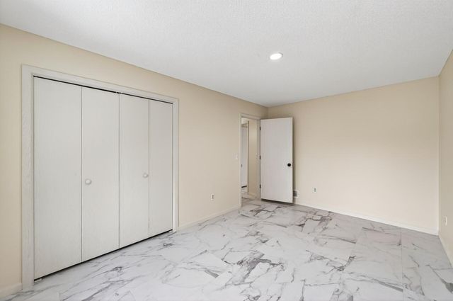 4100 Parkway Ponds Lane, White Bear Lake, MN 55110