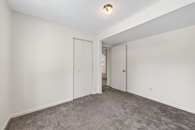 4100 Parkway Ponds Lane, White Bear Lake, MN 55110