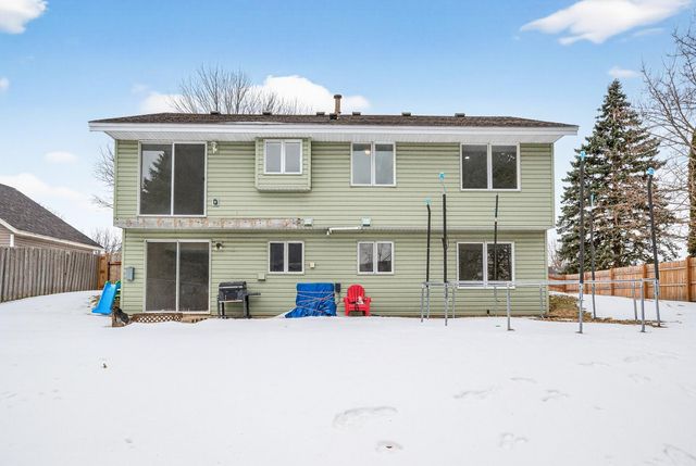 4100 Parkway Ponds Lane, White Bear Lake, MN 55110