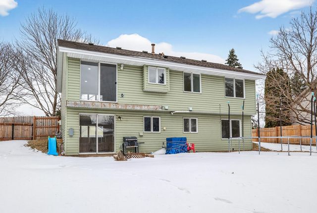 4100 Parkway Ponds Lane, White Bear Lake, MN 55110