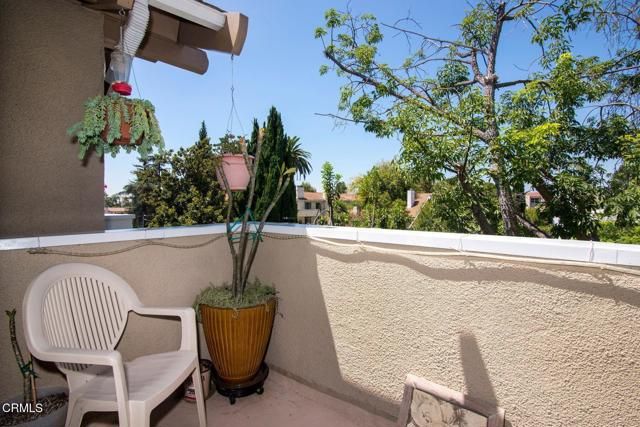 202 S Holliston Avenue 301, Pasadena, CA 91106