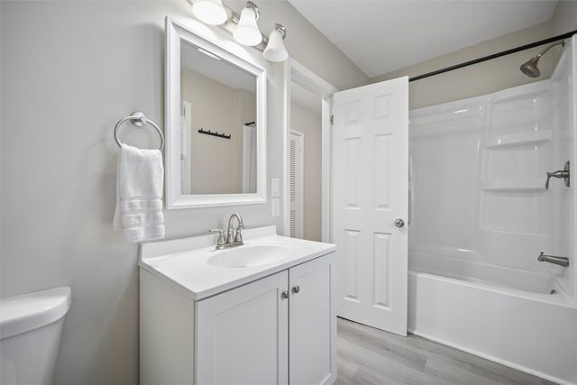 1028 28th Street, West Des Moines, IA 50266