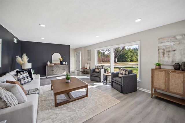 1028 28th Street, West Des Moines, IA 50266