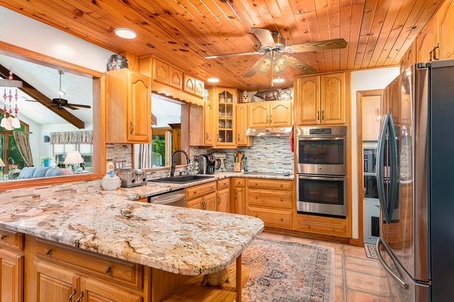 10796 W H Avenue, Oshtemo Twp, MI 49009