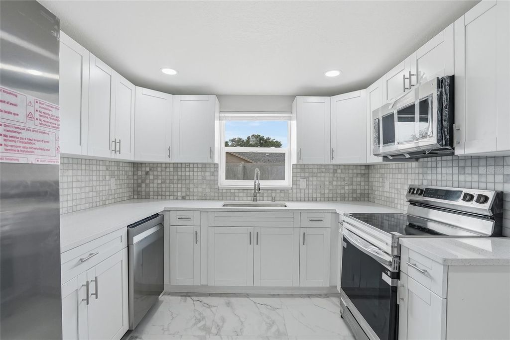 Image 12 of property listing at 6302 DIAMOND DRIVE, New Port Richey, FL 34653