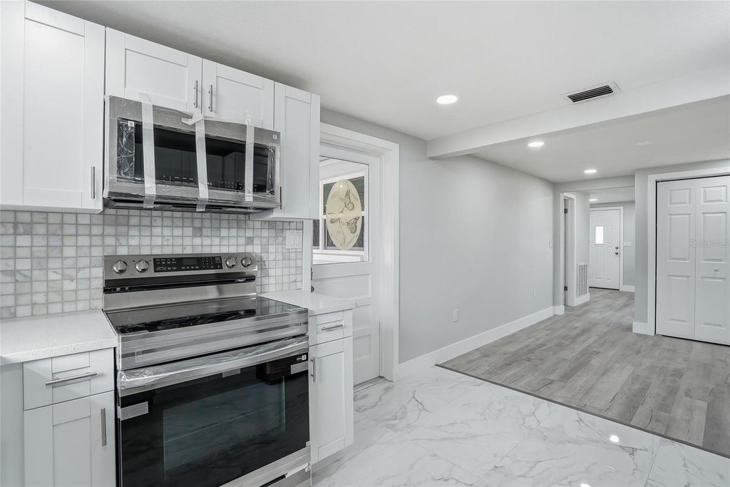 Image 14 of property listing at 6302 DIAMOND DRIVE, New Port Richey, FL 34653