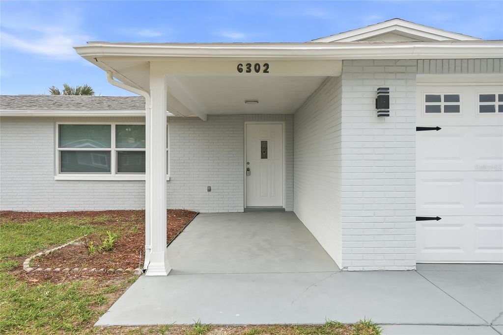 Image 3 of property listing at 6302 DIAMOND DRIVE, New Port Richey, FL 34653