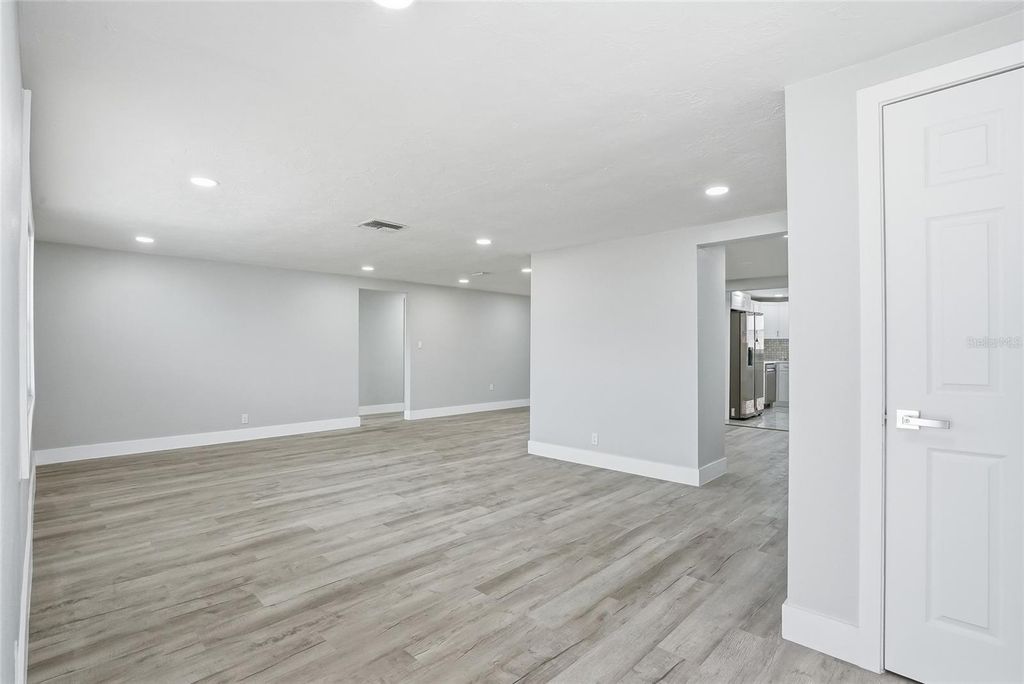 Image 4 of property listing at 6302 DIAMOND DRIVE, New Port Richey, FL 34653