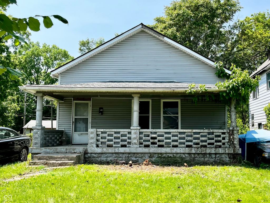 2826 Station Street, Indianapolis, IN 46218