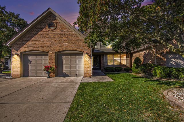 1016 Muirfield Court, Schererville, IN 46375