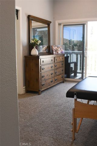 28338 Maxine, Saugus, CA 91350