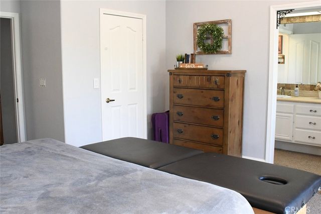 28338 Maxine, Saugus, CA 91350