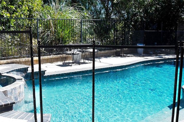 28338 Maxine, Saugus, CA 91350