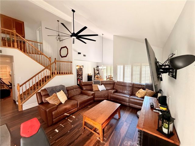 28338 Maxine, Saugus, CA 91350