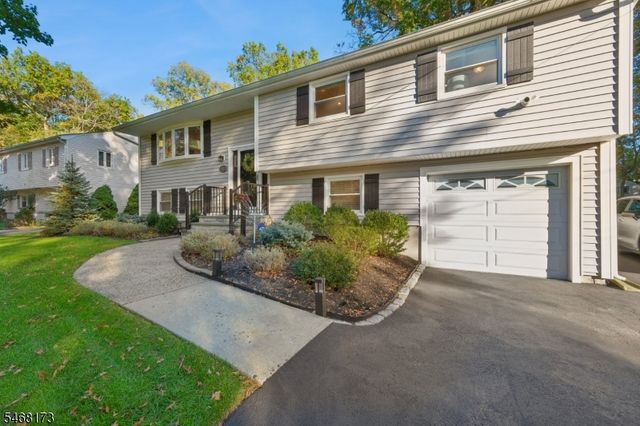 12 Knollwood Dr, Livingston Twp., NJ 07039
