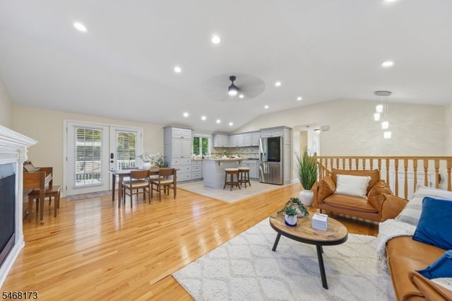 12 Knollwood Dr, Livingston Twp., NJ 07039