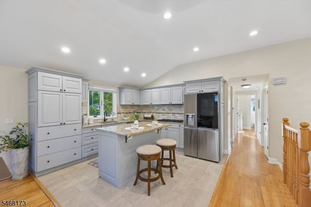 12 Knollwood Dr, Livingston Twp., NJ 07039