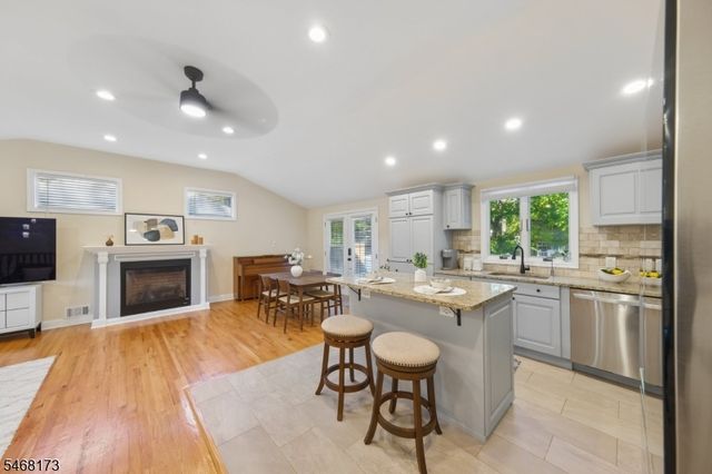 12 Knollwood Dr, Livingston Twp., NJ 07039