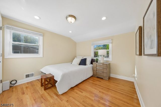 12 Knollwood Dr, Livingston Twp., NJ 07039
