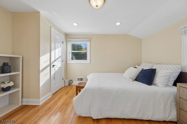 12 Knollwood Dr, Livingston Twp., NJ 07039