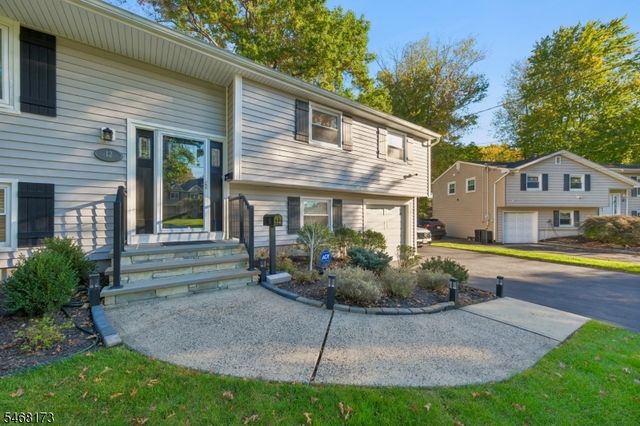 12 Knollwood Dr, Livingston Twp., NJ 07039
