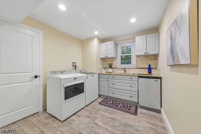12 Knollwood Dr, Livingston Twp., NJ 07039