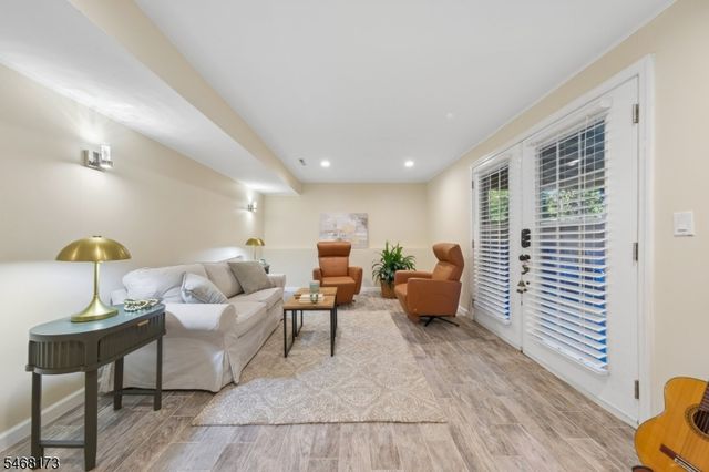 12 Knollwood Dr, Livingston Twp., NJ 07039