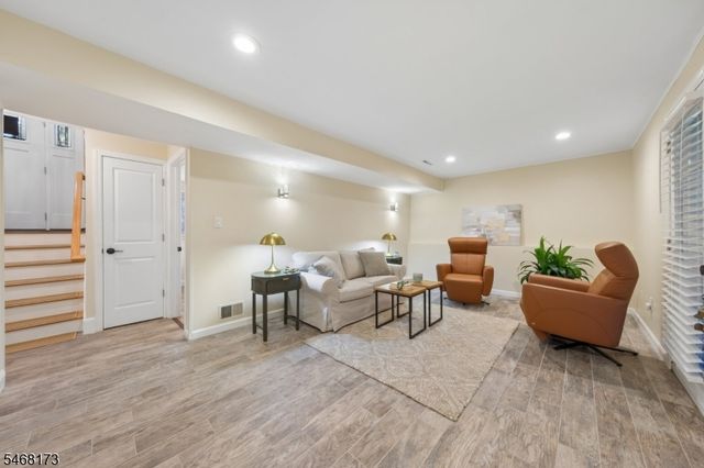 12 Knollwood Dr, Livingston Twp., NJ 07039