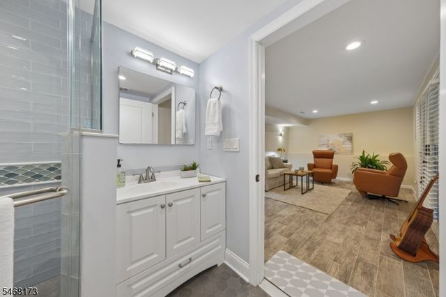 12 Knollwood Dr, Livingston Twp., NJ 07039