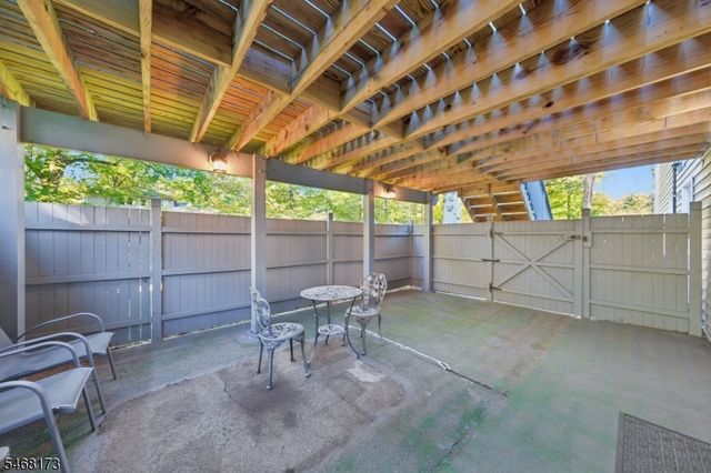12 Knollwood Dr, Livingston Twp., NJ 07039