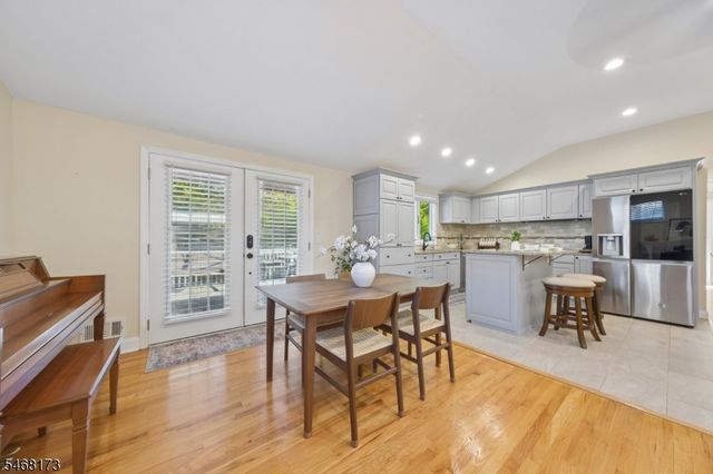 12 Knollwood Dr, Livingston Twp., NJ 07039
