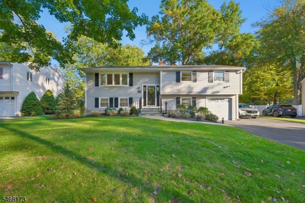 12 Knollwood Dr, Livingston Twp., NJ 07039