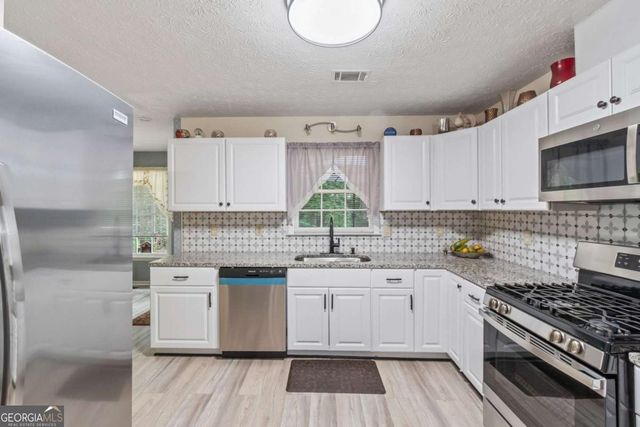 232 CLARKDELL Drive, Stockbridge, GA 30281