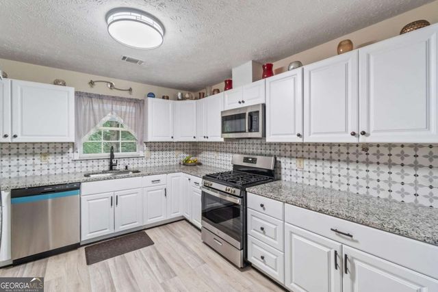 232 CLARKDELL Drive, Stockbridge, GA 30281