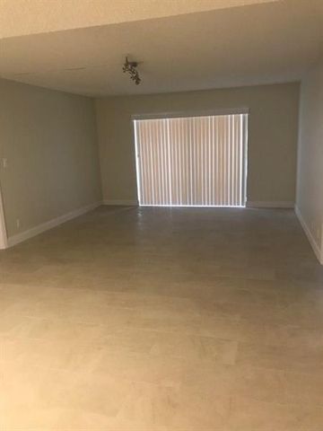 4216 Inverrary Blvd 92A, Lauderhill, FL 33319