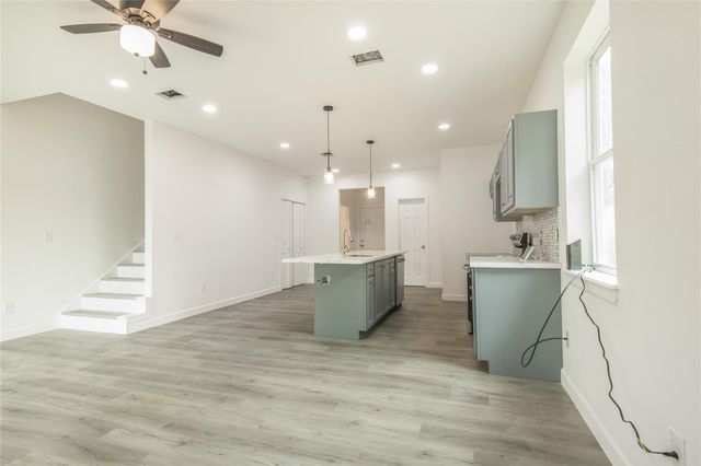 2305 Sakowitz Street B, Houston, TX 77020