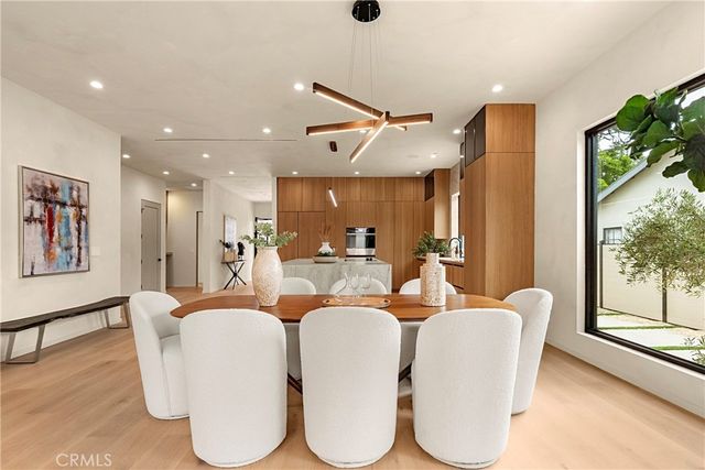 5525 Carpenter Avenue, Valley Village, CA 91607