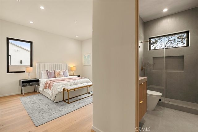 5525 Carpenter Avenue, Valley Village, CA 91607