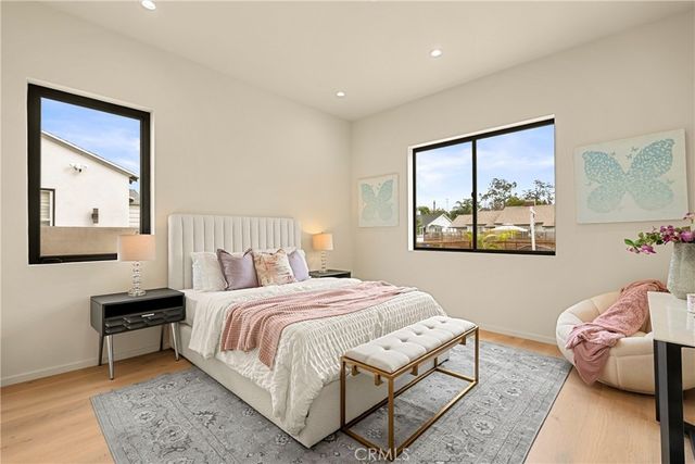 5525 Carpenter Avenue, Valley Village, CA 91607